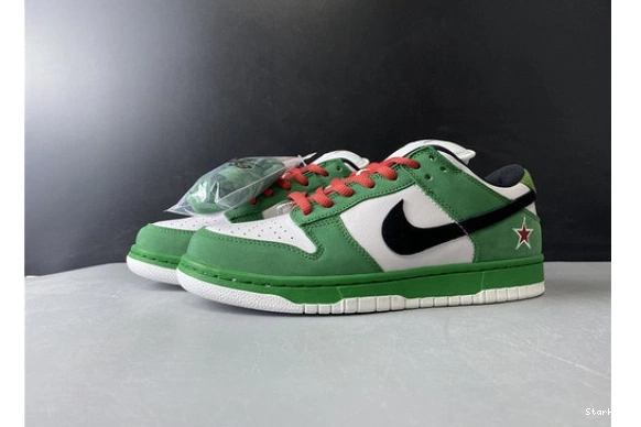 SB 304292-302 Low Dunk Nike Heineken 0728